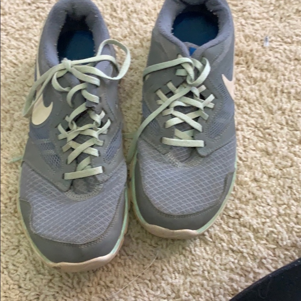 Nike tennis shoes
